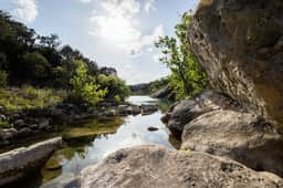 350 Madrone · Luxury Ranch Experience - Animals, Creek, Spa - Image 2