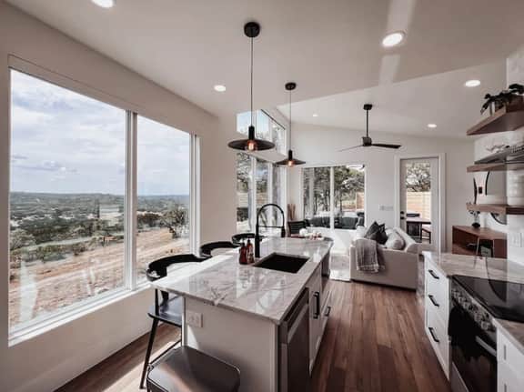 Luxury Villa | Stunning Views | Hot Tub | Fire Pit - Image 2